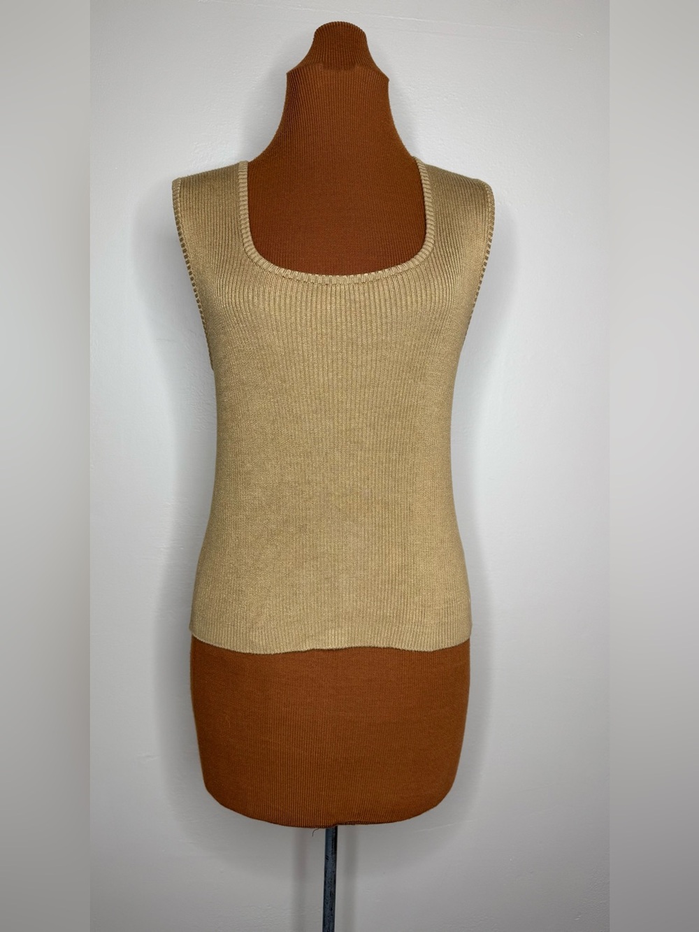 Jones New York Silk Blend Beige Ribbed Scoop Neck Tank Size Large